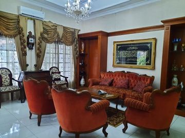 Rumah Ciputat Strategis Siap Huni Semi Furnish