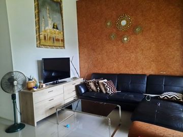 Rumah Ciputat Strategis Siap Huni Semi Furnish