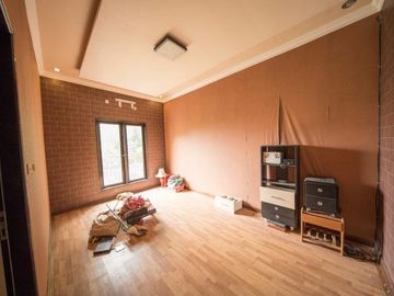 Rumah 2 lantai mewah halaman luas di beji dekat ui depok
