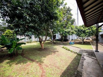 Rumah 2 lantai mewah halaman luas di beji dekat ui depok