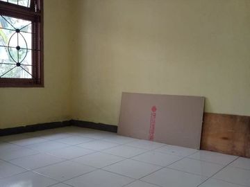 Rumah second 2,7 M di Margonda Depok jual butuh