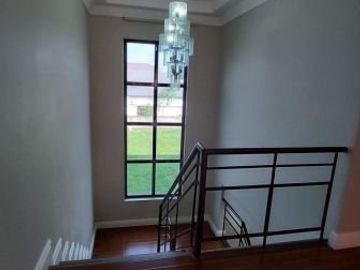 SEMI-FURNISHED House for RENT in Amsic Angeles City Near SM Clark