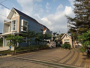 RUMAH 2 LANTAI DI CIMAHI 15 MENIT KE EXIT TOL BAROS FREE BIAYA KPR.