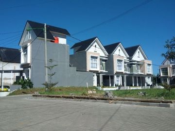 RUMAH 2 LANTAI DI CIMAHI 15 MENIT KE EXIT TOL BAROS FREE BIAYA KPR.