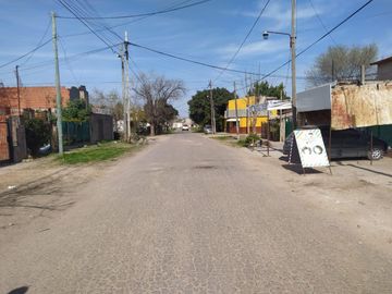 Vendo terreno con amplia casa en Merlo Norte U$S 48.000 de contado