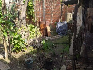 Vendo terreno con amplia casa en Merlo Norte U$S 48.000 de contado