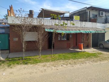 Vendo terreno con amplia casa en Merlo Norte U$S 48.000 de contado