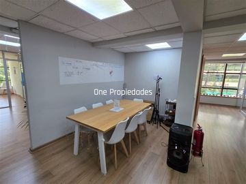 Oficina venta 194m 6 priv 6 baños 5 estac 2 bod Providencia