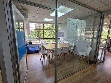 Oficina venta 194m 6 priv 6 baños 5 estac 2 bod Providencia