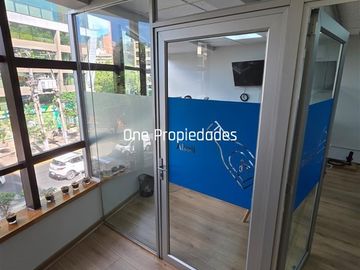 Oficina venta 194m 6 priv 6 baños 5 estac 2 bod Providencia
