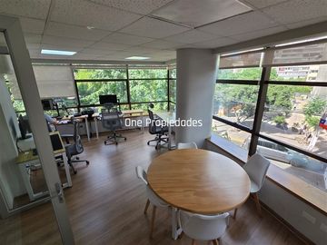 Oficina venta 194m 6 priv 6 baños 5 estac 2 bod Providencia