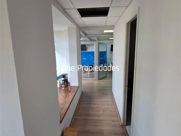 Oficina venta 194m 6 priv 6 baños 5 estac 2 bod Providencia