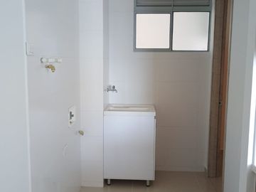 apartamento en venta en altos de los rosales. Cod V105753
