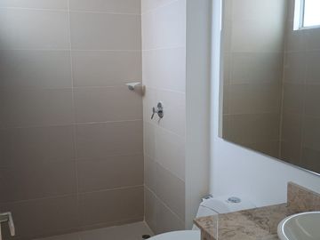 apartamento en venta en altos de los rosales. Cod V105753
