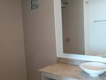 apartamento en venta en altos de los rosales. Cod V105753