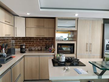 VENTA CASA LACASCADA 4 PLANTAS CON TODO INCUIDO SUR