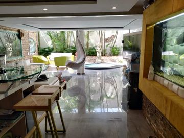 VENTA CASA LACASCADA 4 PLANTAS CON TODO INCUIDO SUR