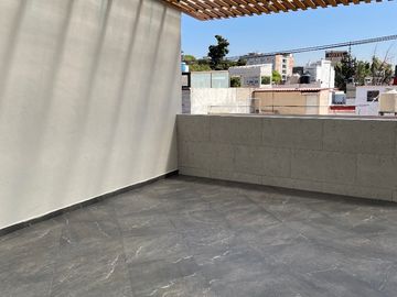 CASA SOLA TOTALMENTE REMODELADA 4 ó 5 RECÁMARAS, ESQ. PILARES, COL. LETRÁN VALLE