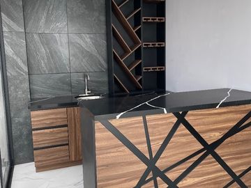 CASA SOLA TOTALMENTE REMODELADA 4 ó 5 RECÁMARAS, ESQ. PILARES, COL. LETRÁN VALLE