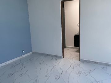 CASA SOLA TOTALMENTE REMODELADA 4 ó 5 RECÁMARAS, ESQ. PILARES, COL. LETRÁN VALLE