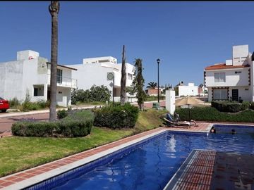 CASA EN VENTA CON RECAMARA EN PLANTA BAJA CORREGIDORA QUERETARO
