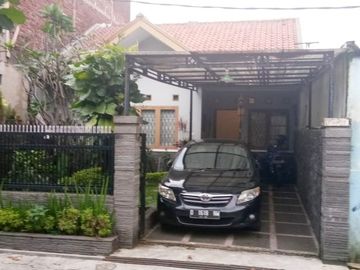 Rumah terawat @Cisaranten Arcamanik Dekat ke Kawasan Antapani, Arcamanik, Cisaranten dan Soekarno Hatta