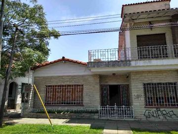 Chalet en venta en Castelar Norte