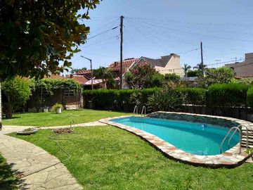Chalet en venta en Castelar Norte