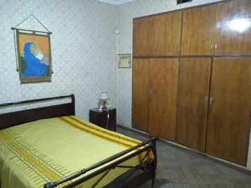 Chalet en venta en Castelar Norte