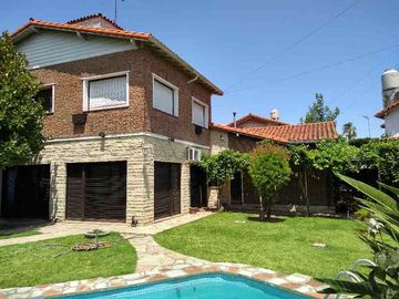 Chalet en venta en Castelar Norte