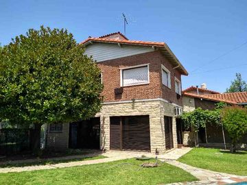 Chalet en venta en Castelar Norte