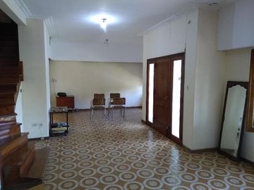 Chalet en venta en Castelar Norte