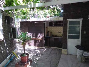 Chalet en venta en Castelar Norte