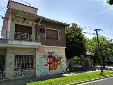 Chalet en venta en Castelar Norte