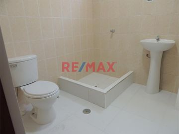 ✨ Oficina Moderna y Estratégicamente Ubicada en Chiclayo ✨

¿Buscas el espacio perfecto para potenciar tu negocio en el corazón de Chiclayo? ¡No bus