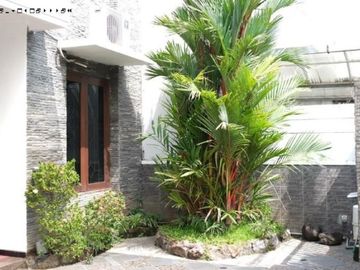 Rumah Mulyosari Tengah MINIMALIS, TERAWAT hadap utara
