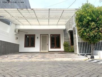 Rumah Mulyosari Tengah MINIMALIS, TERAWAT hadap utara