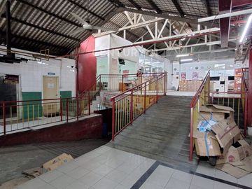 Rumah Usaha 2 Lantai Semi Furnished Strategis Di Matraman R2399