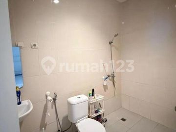 Rumah Cantik Furnished 2 Lantai+Rooftop Banjar Wijaya