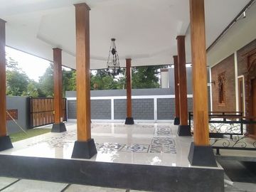 TERLUAS & TERLARIS! Rumah Joglo Nyaman PLUS Kolam Renang di Prambanan