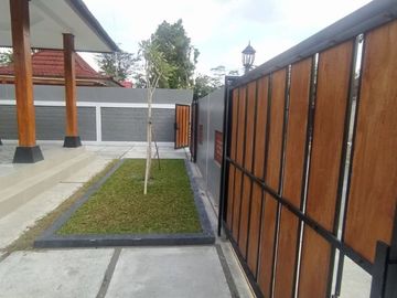 TERLUAS & TERLARIS! Rumah Joglo Nyaman PLUS Kolam Renang di Prambanan