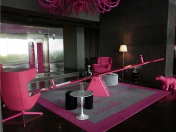 EN VENTA APARTMENTO PH YOO AMOBLADO VISTA A LA CIUDAD