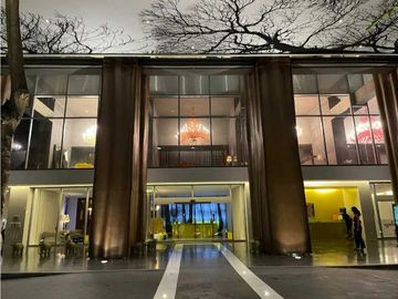 EN VENTA APARTMENTO PH YOO AMOBLADO VISTA A LA CIUDAD