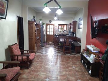 EXCELENTE CHALET 3 AMBIENTES