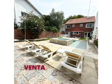 VENTA Chalet 6 AMB reciclado con piscina climatizada - zona Güemes MdP