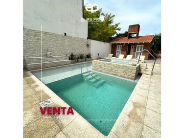 VENTA Chalet 6 AMB reciclado con piscina climatizada - zona Güemes MdP