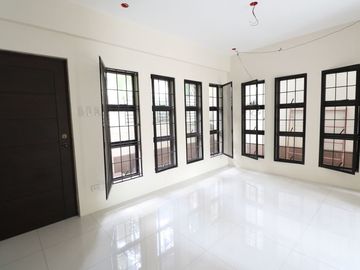 For Sale Elegant House and Lot in Fairview Q.C. Inside Subdivision w/ 5 Bedrooms, and 3 Car Garage PH107