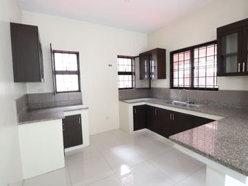 For Sale Elegant House and Lot in Fairview Q.C. Inside Subdivision w/ 5 Bedrooms, and 3 Car Garage PH107