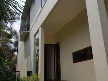 DIJUAL RUMAH MODERN ISTIMEWA at Jl GAHARU CIPETE, JAKSEL
