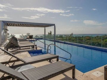 Penthouse con alberca privada, a 300 metros de la playa a pasos de la Quinta Ave